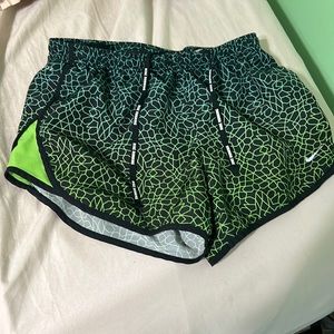 NIKE RUNNING SHORTS SMALL